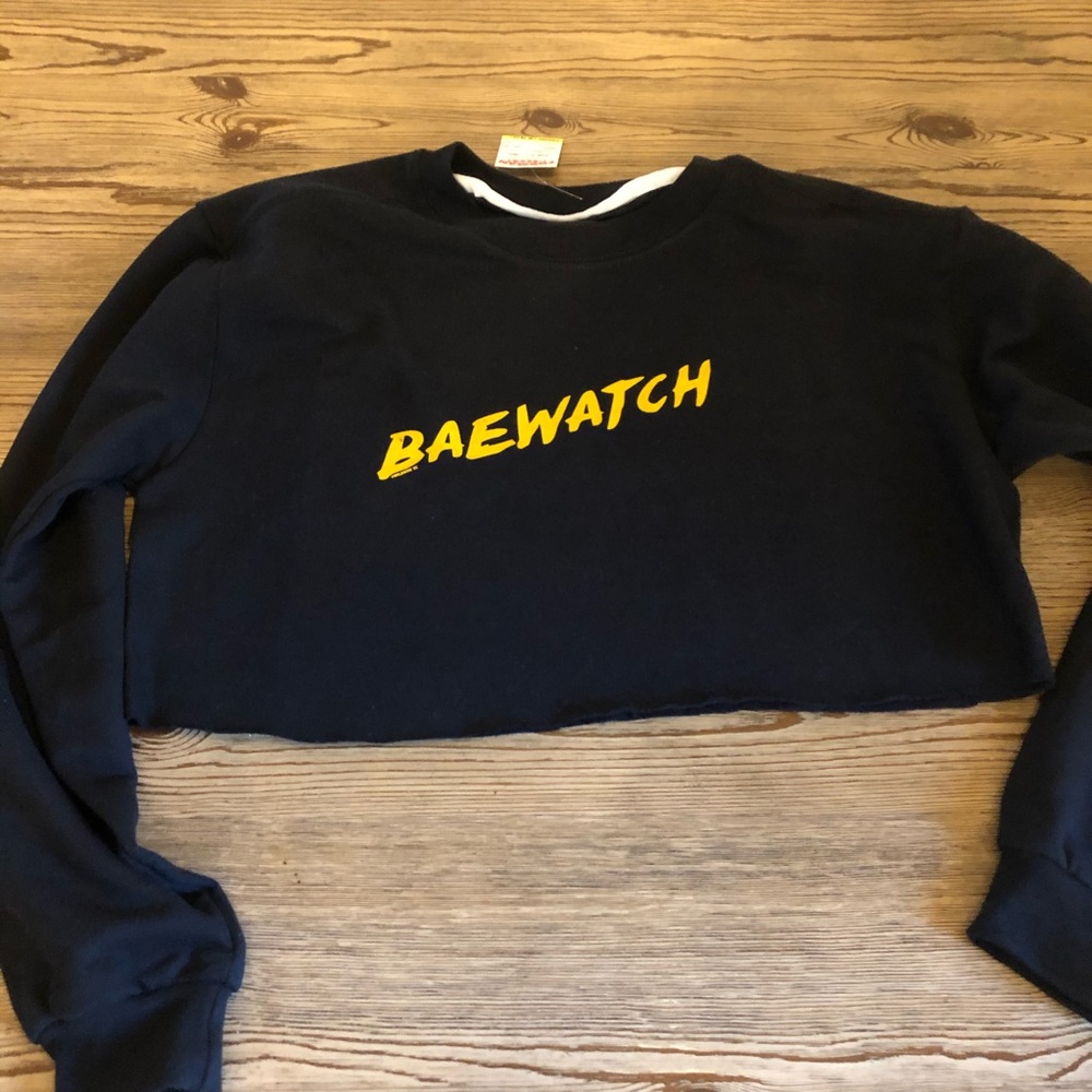 Oversized women’s crop top brand new